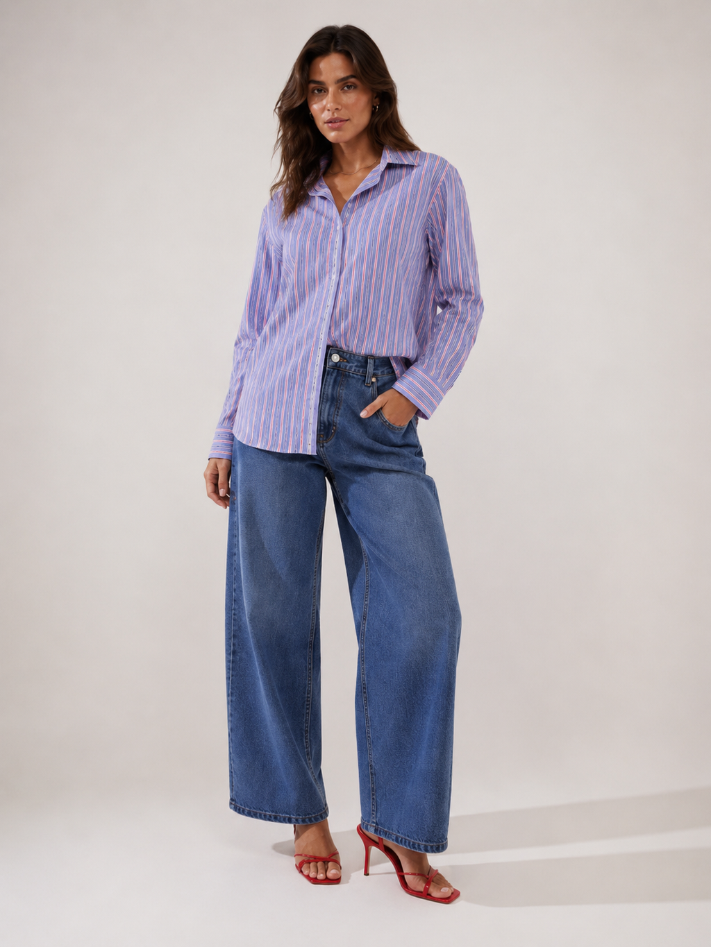 Chemise bleu à rayures rouge