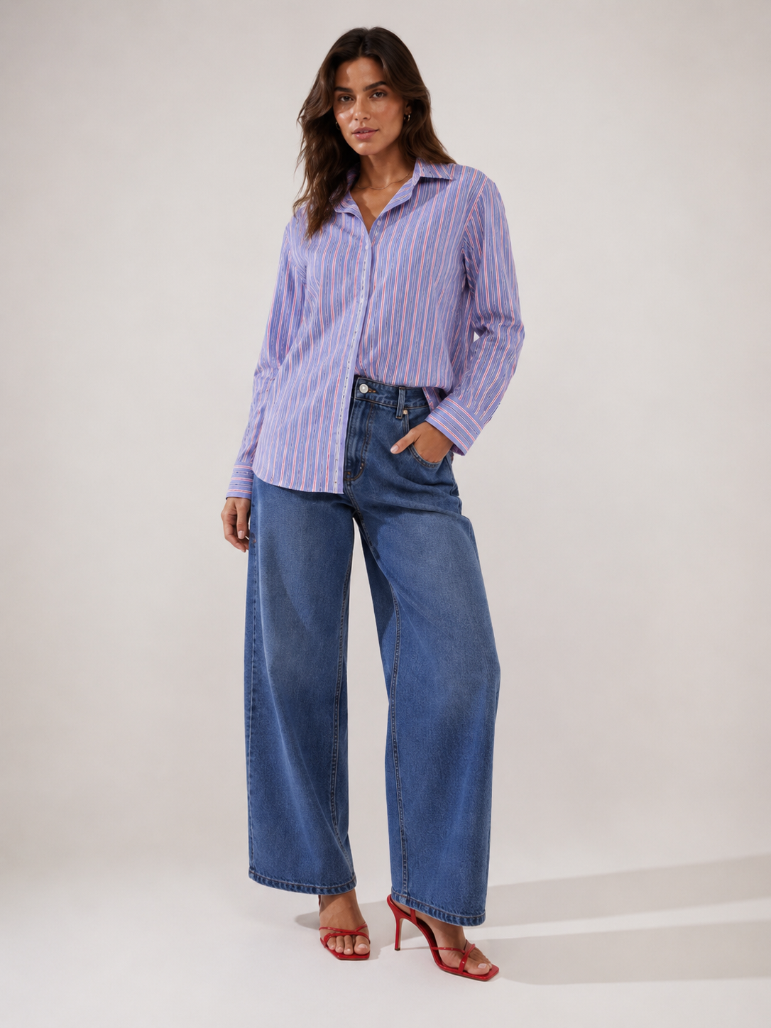 Chemise bleu à rayures rouge
