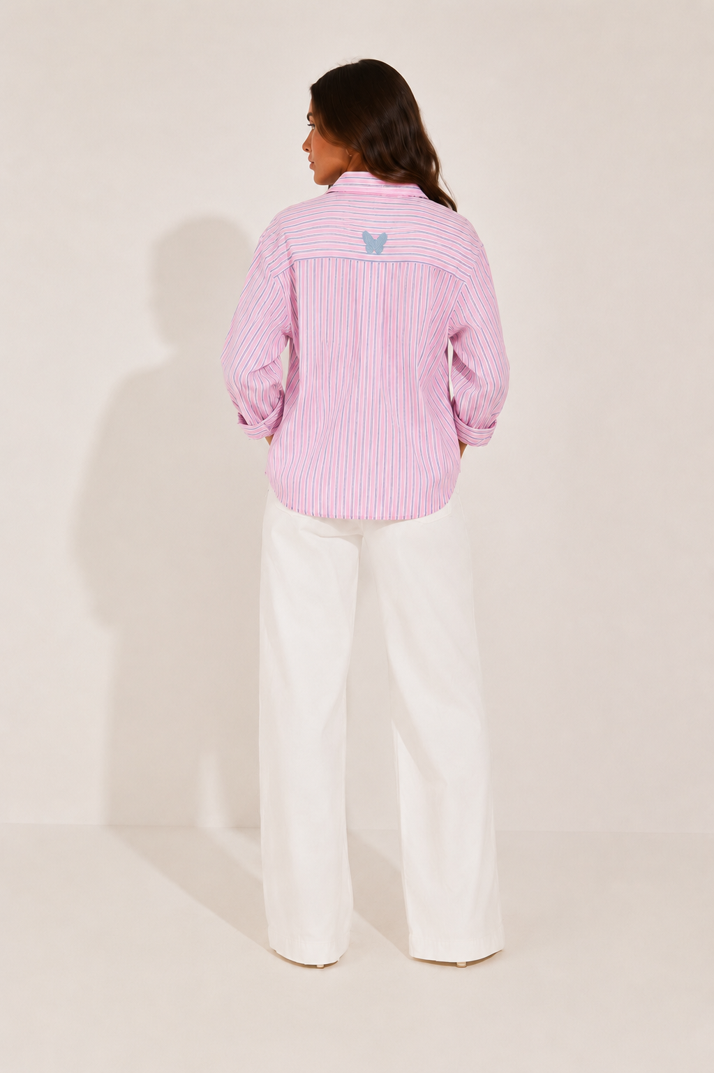 Chemise à rayures roses et bleues