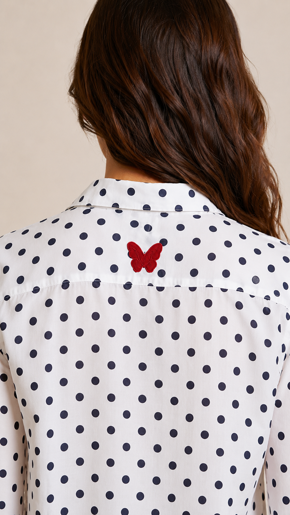 Chemise blanche à pois noir