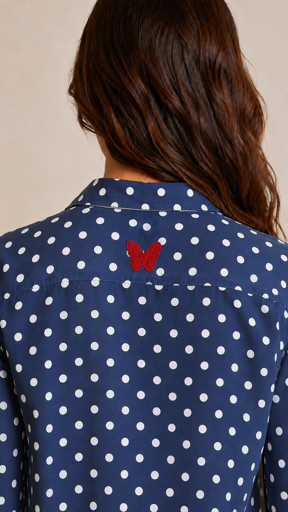 Chemise bleue à pois blanc